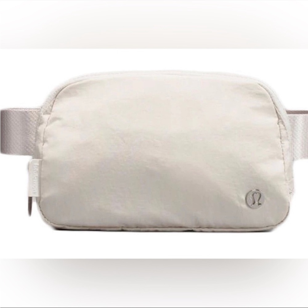 Lululemon Belt Bag in White Opal - Picture 14 of 14